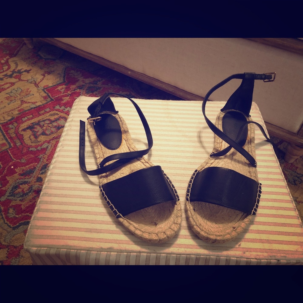 Sandles
